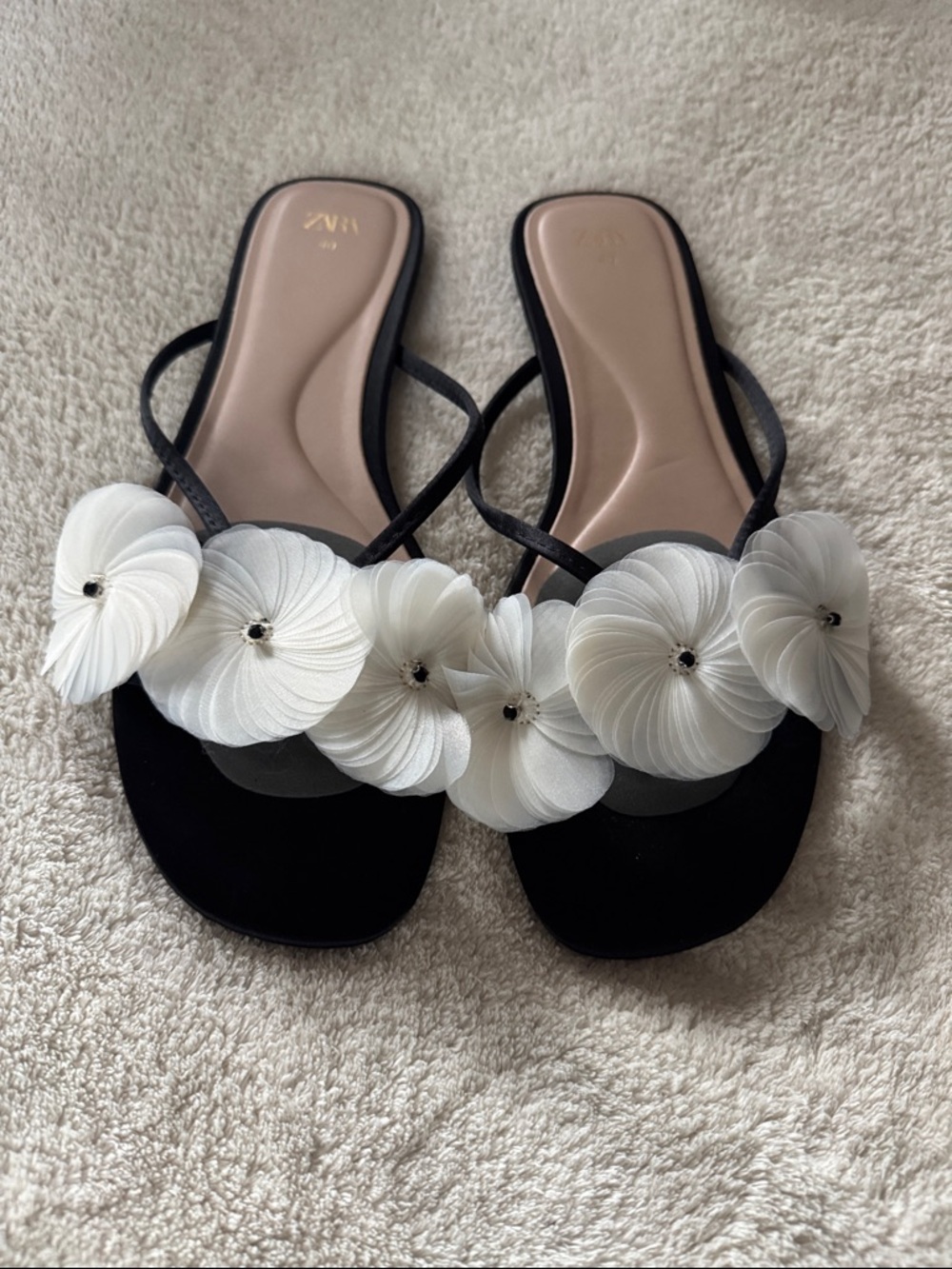 Zara Black Sandals with White Floral Accents. Size EU 40 (US 9)